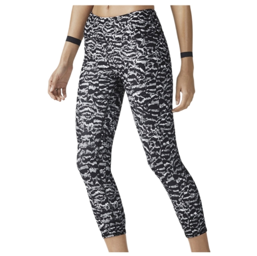 Fabletics Define Mid-Rise Capri - image 2